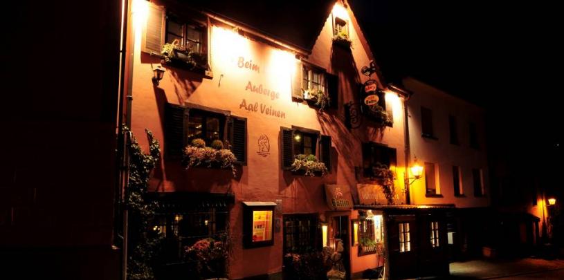 13437 Motorrad Hotel Aal Veinen in Ardennen.jpg