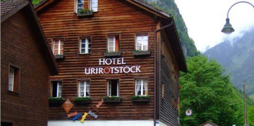 12270 Biker Hotel Urirotstock in der Zentralschweiz.jpg
