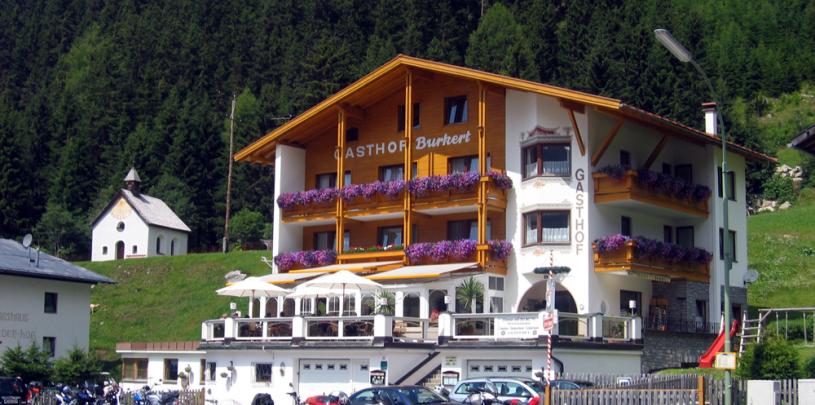 14943 Motorrad Hotel Burkert in Tirol.jpg