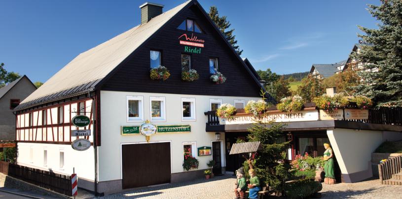 15012 Motorrad Hotel Riedel im Erzgebirge.jpg