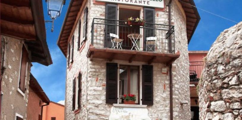 15767 Biker Hotel Albergo Castello am Gardasee/Trentino.jpg
