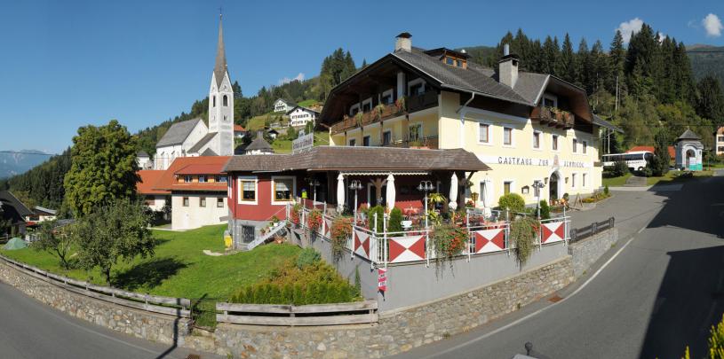 16169 Motorrad Hotel zur Schmiede in Kärnten.jpg
