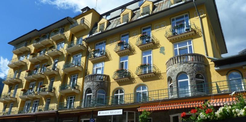 21881 Motorrad Hotel Mozart im Salzburger Land.jpg