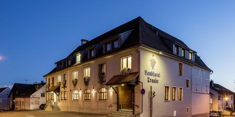 11300 Motorrad Hotel Traube am Bodensee.jpg