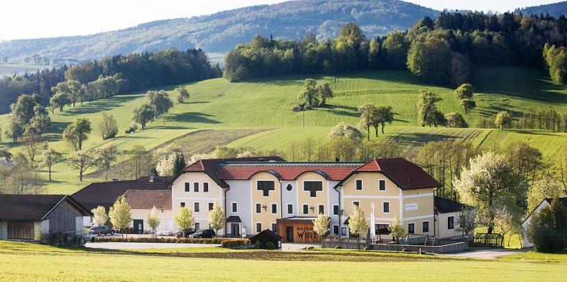 30149 Biker Hotel Gafringwirt in Niederösterreich.jpg