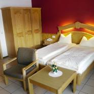 14354 Biker Hotel Pappelhof in der Eifel 4.jpg