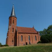 Kirche Priborn guentermanaus shutterstock_1493253233.jpg