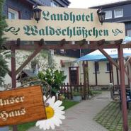 30721 Biker Landhotel Waldschlösschen Lausitz Biergarten.jpg