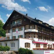 13689 Hotel Alpenrose Oberbayern Ansicht2.jpeg