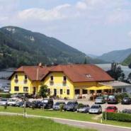 13715 Motorrad Hotel Schlögen in Oberösterreich 2.jpg