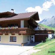 13888 Motorrad Hotel Granstein in Tirol 3.jpg