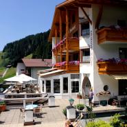 14943 Motorrad Hotel Burkert in Tirol 5.jpg