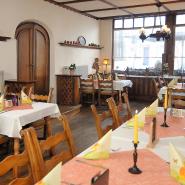 15924 Motorrad Hotel Beim Holzschnitzer in der Eifel 4.jpg