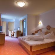 30514 Biker Hotel garni Martina in Tirol 3.jpg